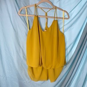 Size M yellow top